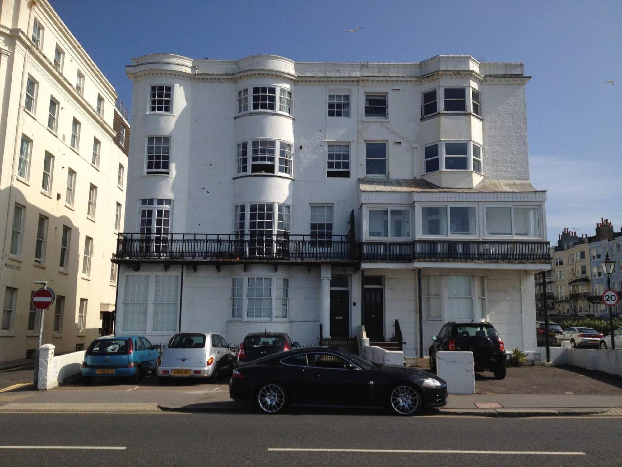 Seaview Regency Apartment With Private Parking Brighton Екстериор снимка